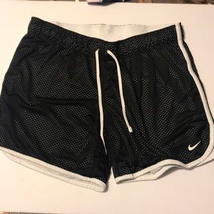 Nike shorts black and white ❕❕